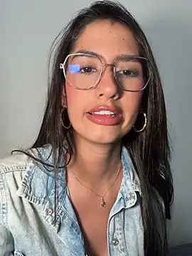 Julieta Duque online show from April 22, 2:25 am