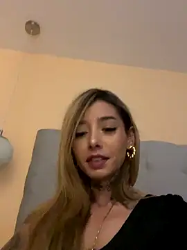 MoniUribe online show from September 30, 4:39 am