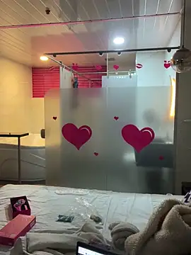 MoniUribe online show from November 5, 11:10 am