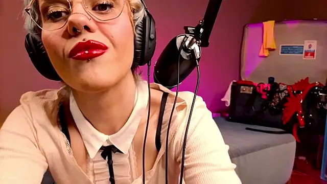 tacodeluxxxe online show from October 2, 10:39 pm