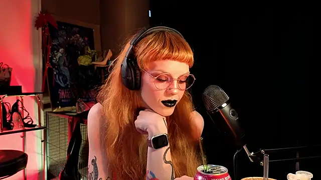 Snapshot of tacodeluxxxe chatting on May 28, 4:32 am tacodeluxxxe online show from May 28, 4:32 am