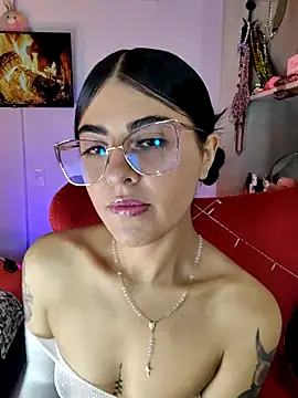 ValeNiitaLuv online show from April 10, 6:18 am