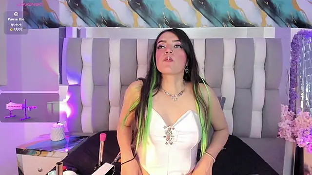 IsaDiiaz online show from April 23, 5:08 am