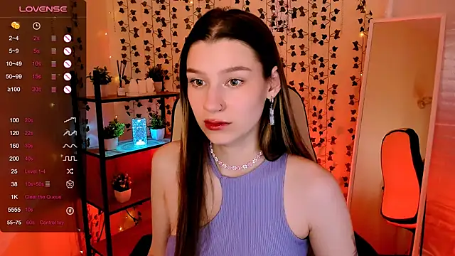 Snapshot of LinaBlossom_ chatting on June 5, 1:56 am LinaBlossom online show from June 5, 1:56 am