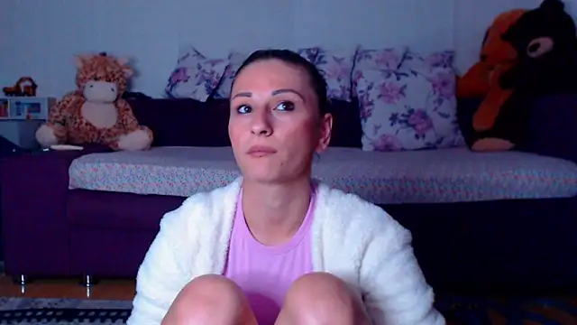 Snapshot of CassieSpell chatting on May 3, 8:59 pm CassieSpell online show from May 3, 8:59 pm
