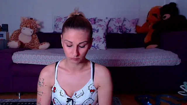 Snapshot of CassieSpell chatting on May 5, 8:39 pm CassieSpell online show from May 5, 8:39 pm