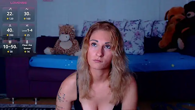 Snapshot of CassieSpell chatting on June 13, 9:02 pm CassieSpell online show from June 13, 9:02 pm
