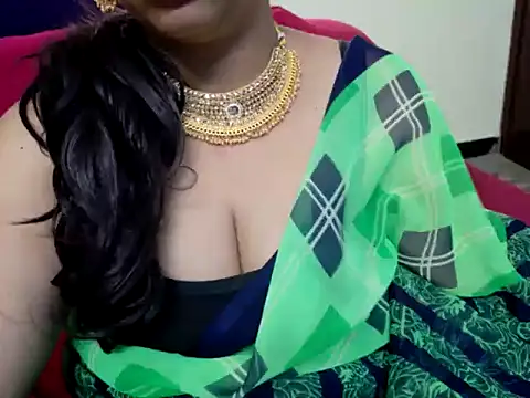 Snapshot of tamilqueenbaby chatting on September 22, 6:37 am tamilqueenbaby online show from September 22, 6:37 am