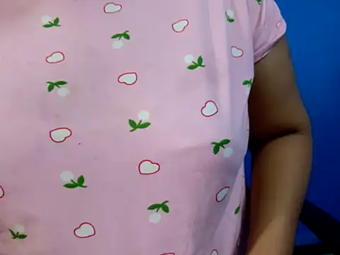 Snapshot of tamilqueenbaby chatting on October 28, 6:28 am tamilqueenbaby online show from October 28, 6:28 am