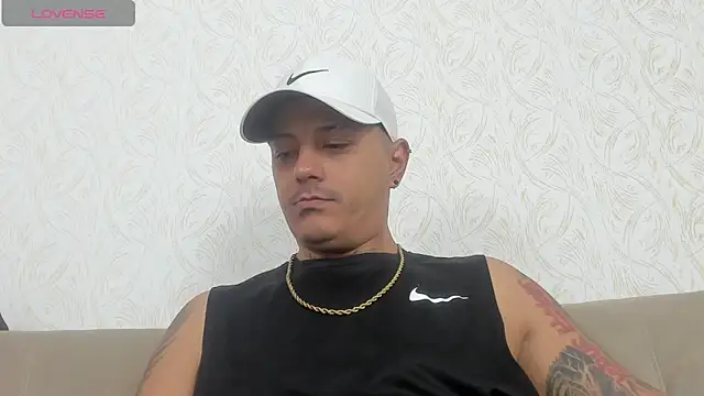 Snapshot of MaximoHall86 chatting on October 10, 12:04 pm MaximoHall86 online show from October 10, 12:04 pm