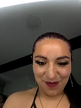 Alisson Stonee online show from April 17, 8:45 pm