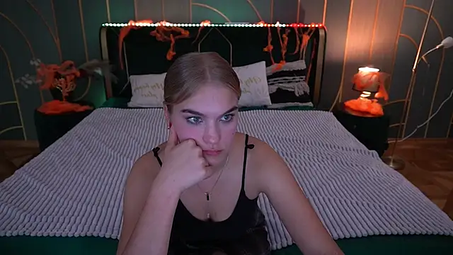 AlinaLiii online show from November 3, 2:40 pm