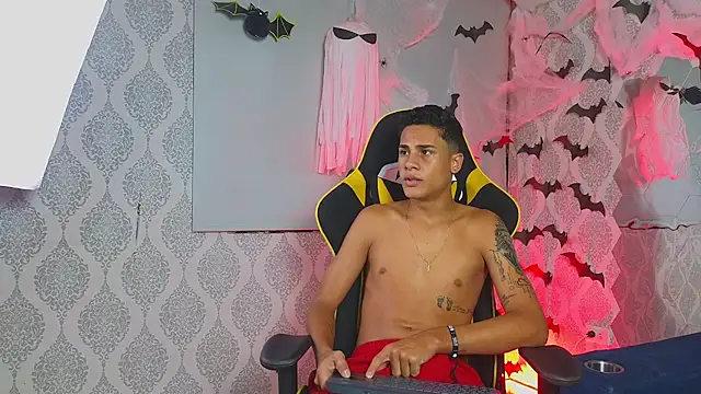 Twink davidxx online show from October 25, 7:30 pm