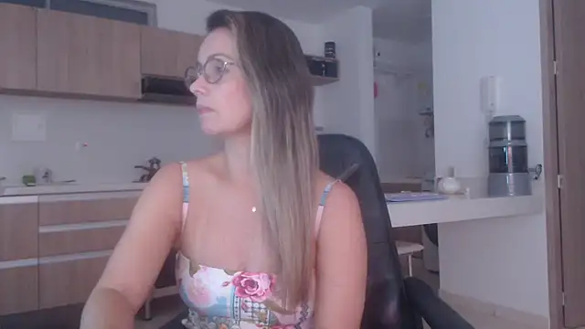 LovePaula online show from March 22, 12:47 am