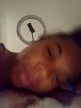 PrettahSantos online show from September 29, 2:00 pm