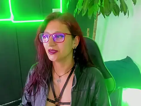 Snapshot of VictoriaSpenser chatting on November 2, 2:08 pm VictoriaSpenser online show from November 2, 2:08 pm