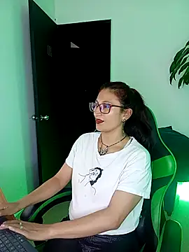 Snapshot of VictoriaSpenser chatting on November 14, 8:18 pm VictoriaSpenser online show from November 14, 8:18 pm