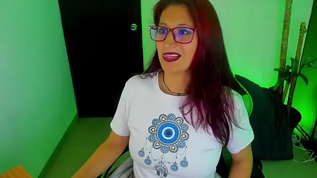 Snapshot of VictoriaSpenser chatting on November 16, 5:18 pm VictoriaSpenser online show from November 16, 5:18 pm