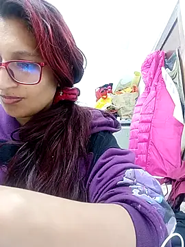 Snapshot of VictoriaSpenser chatting on December 14, 4:07 am VictoriaSpenser online show from December 14, 4:07 am