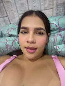 Snapshot of Valery_lux16 chatting on May 1, 4:17 am Valery lux16 online show from May 1, 4:17 am