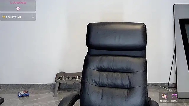 Snapshot of Goddess_Jin chatting on October 26, 5:52 pm Goddess Jin online show from October 26, 5:52 pm