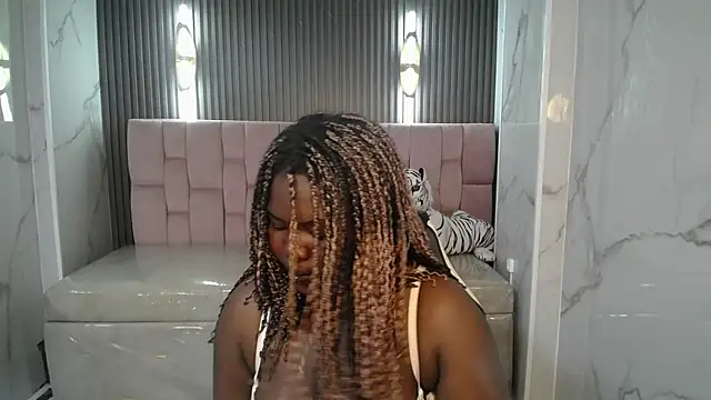 Soffia b online show from October 11, 3:17 am