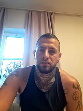 Snapshot of Danielxxxbbn chatting on October 3, 7:49 am Danielxxxbbn online show from October 3, 7:49 am