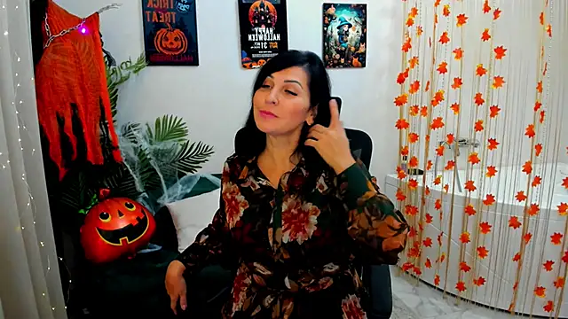 Snapshot of Moon_Veloure1 chatting on October 10, 3:27 am Moon Veloure1 online show from October 10, 3:27 am