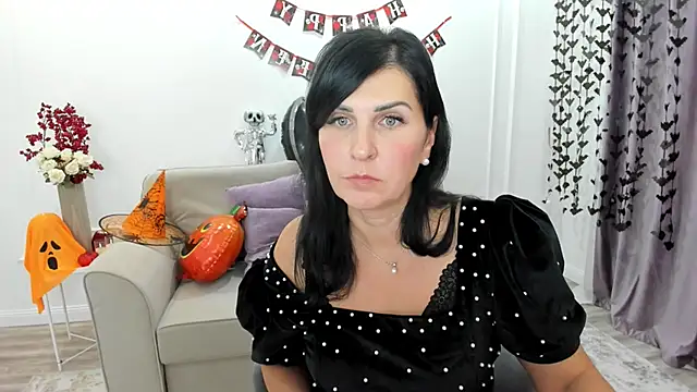 Snapshot of Moon_Veloure1 chatting on October 29, 11:34 am Moon Veloure1 online show from October 29, 11:34 am