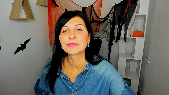 Snapshot of Moon_Veloure1 chatting on October 30, 3:19 am Moon Veloure1 online show from October 30, 3:19 am