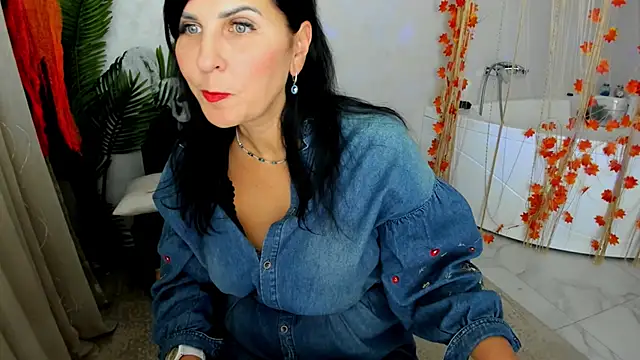 Snapshot of Moon_Veloure1 chatting on November 5, 4:01 am Moon Veloure1 online show from November 5, 4:01 am