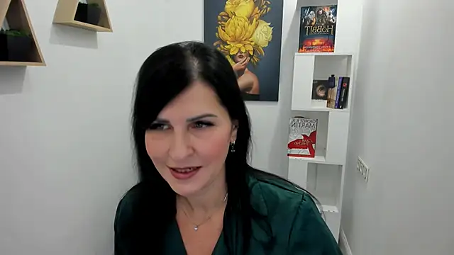 Snapshot of Moon_Veloure1 chatting on November 23, 3:17 am Moon Veloure1 online show from November 23, 3:17 am