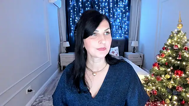 Snapshot of Moon_Veloure1 chatting on December 5, 3:48 am Moon Veloure1 online show from December 5, 3:48 am