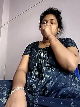 Deborbhavi222 online show from February 18, 5:58 am