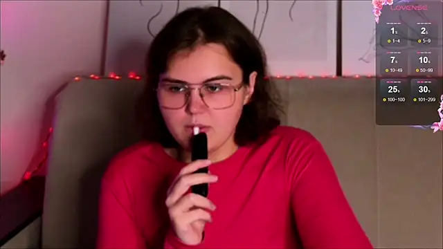 Snapshot of chatting on October 2, 9:27 am online show from October 2, 9:27 am