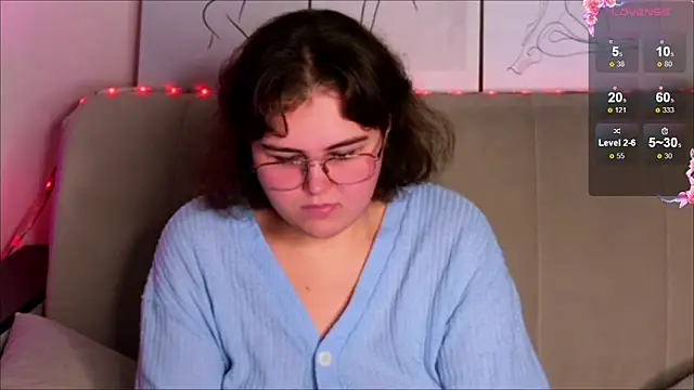 Snapshot of chatting on October 3, 9:39 am online show from October 3, 9:39 am