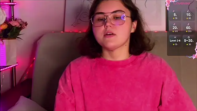 Snapshot of chatting on October 12, 8:57 am online show from October 12, 8:57 am