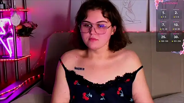 Snapshot of chatting on October 17, 8:06 am online show from October 17, 8:06 am