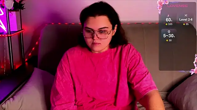 Snapshot of chatting on November 1, 4:14 am online show from November 1, 4:14 am