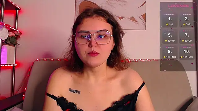 Snapshot of chatting on December 4, 2:43 am online show from December 4, 2:43 am