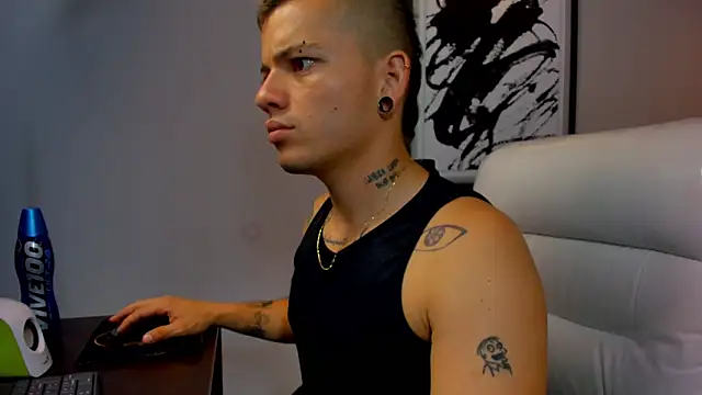 wildthor26 online show from September 23, 2:14 am