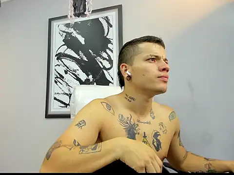 wildthor26 online show from October 20, 3:29 am