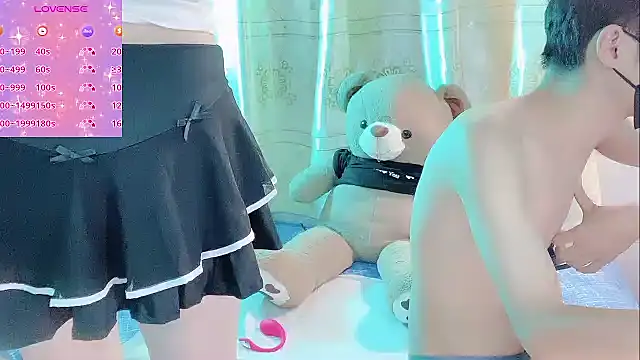 Snapshot of White-Lia chatting on October 1, 8:37 pm White-Lia online show from October 1, 8:37 pm