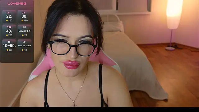 Snapshot of ShayLoren chatting on September 30, 2:27 am ShayLoren online show from September 30, 2:27 am