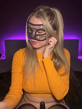 Cherrycolada online show from March 2, 11:55 pm