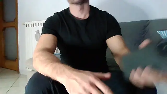 Snapshot of giovan2020 chatting on November 8, 4:51 pm giovan2020 online show from November 8, 4:51 pm