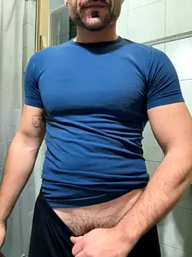 Snapshot of giovan2020 chatting on December 1, 6:02 pm giovan2020 online show from December 1, 6:02 pm