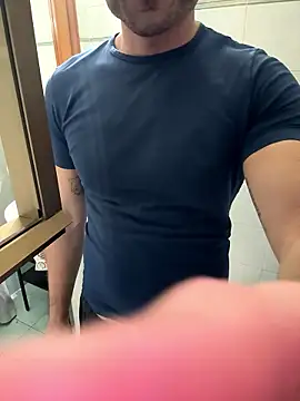 Snapshot of giovan2020 chatting on January 17, 5:27 pm giovan2020 online show from January 17, 5:27 pm