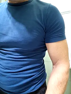 Snapshot of giovan2020 chatting on February 3, 10:37 pm giovan2020 online show from February 3, 10:37 pm