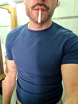 Snapshot of giovan2020 chatting on February 18, 7:26 am giovan2020 online show from February 18, 7:26 am